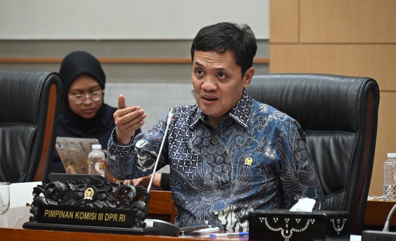 Ketua Komisi III DPR RI Habiburokhman dalam Rapat RUU KUHAP